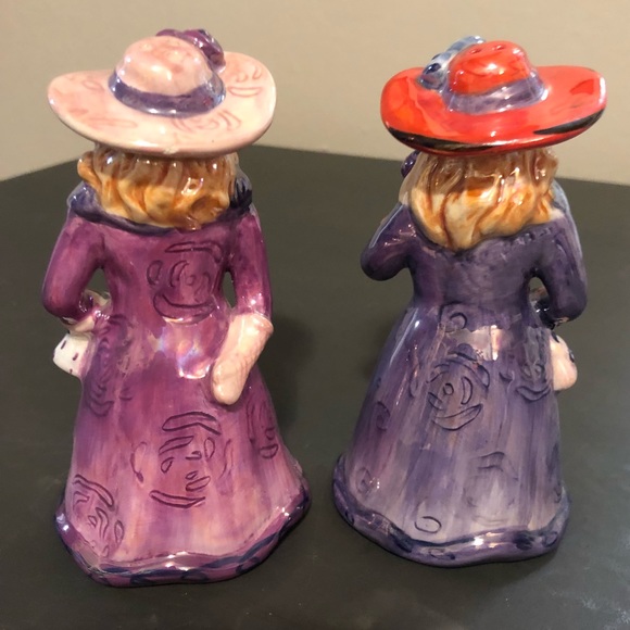 RHS - Pink and Red Hat Salt and Pepper Shakers - Picture 4 of 11